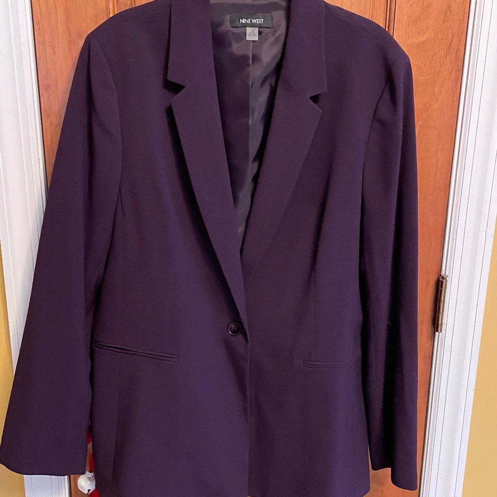 Nine West dark purple blazer, size 16